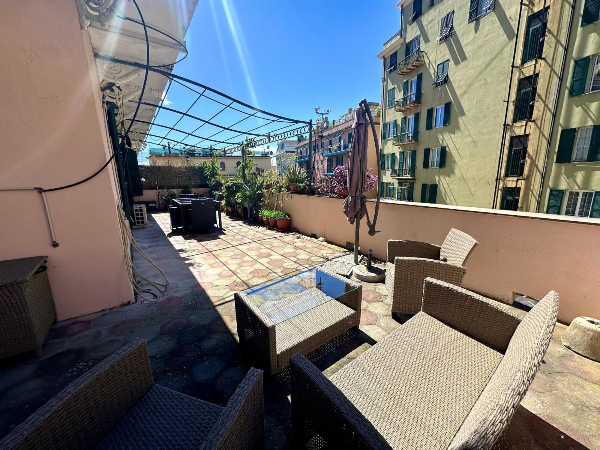 شقة Sole, Terrazza, Centro Citta E Wi-Fi Veloce! جنوة المظهر الخارجي الصورة