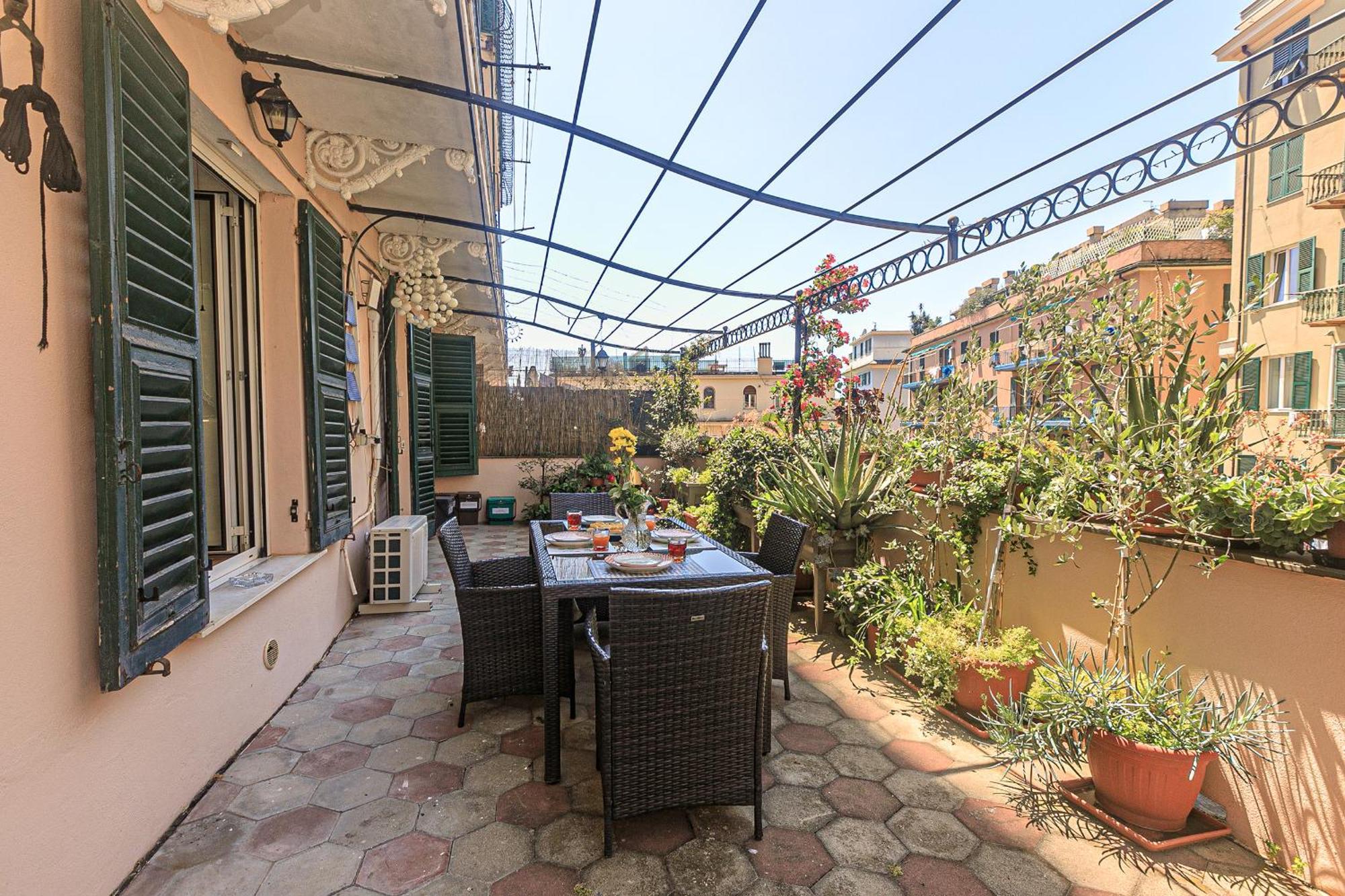 شقة Sole, Terrazza, Centro Citta E Wi-Fi Veloce! جنوة المظهر الخارجي الصورة