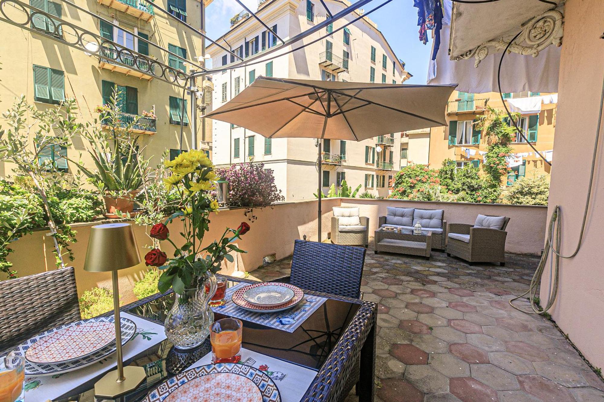 شقة Sole, Terrazza, Centro Citta E Wi-Fi Veloce! جنوة المظهر الخارجي الصورة